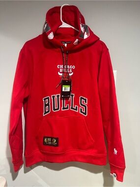 Red NBA x AAPE by A Bathing Ape Chicago Bulls Pullover Hoodie